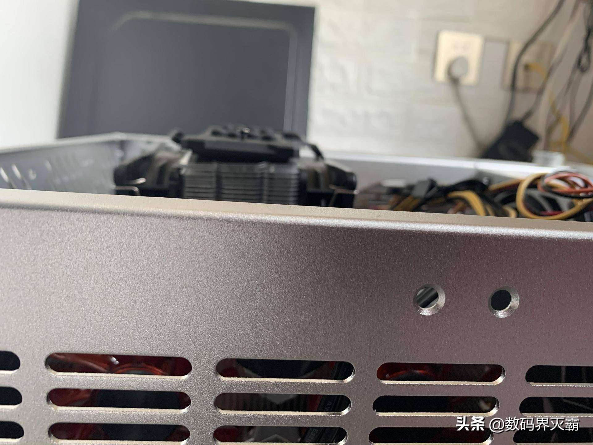 电脑小白穷折腾,我需要一台小机箱,雷匠,Rayarti-M3机箱使用分享