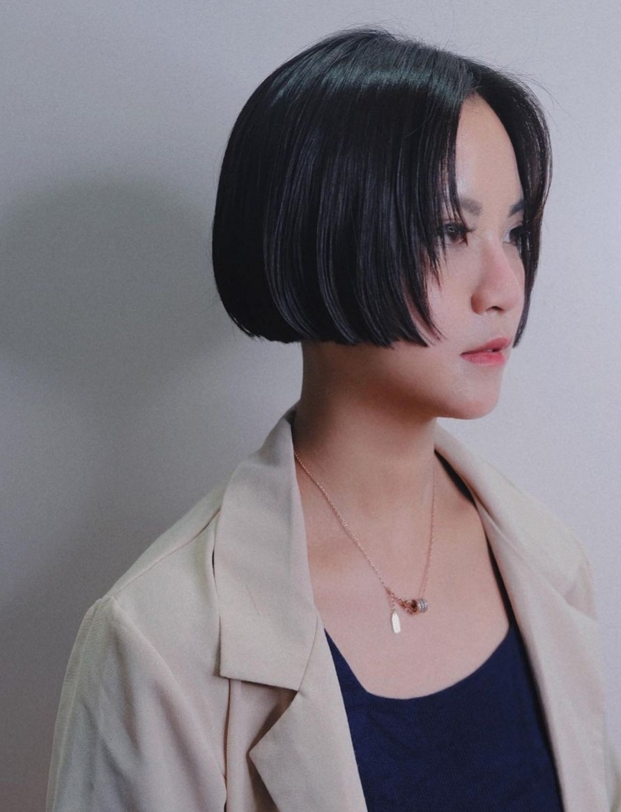 长发请退位，2021年夏天流行直短发，又美又飒成风景，还显脸小