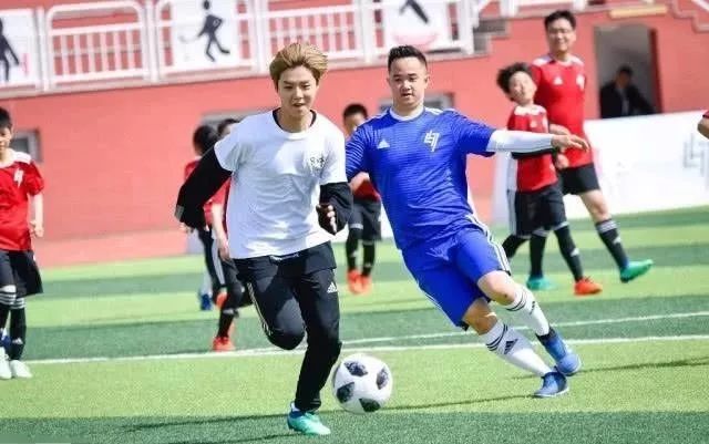 别再说鹿晗“娘”了，他才是真正的北京爷们儿