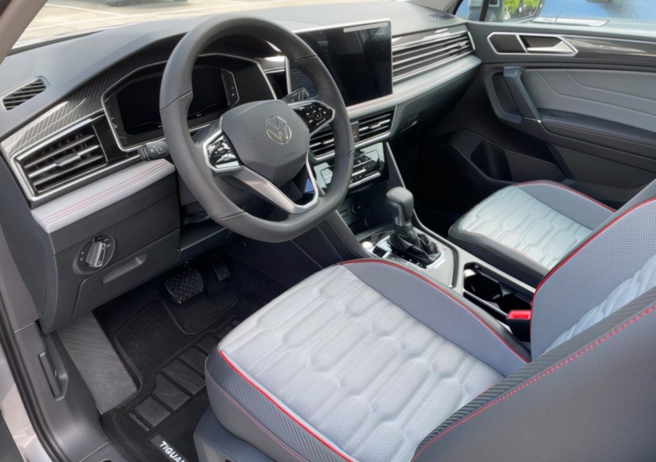 25万提了辆丰田汉兰达双擎,25万提新能源汽车