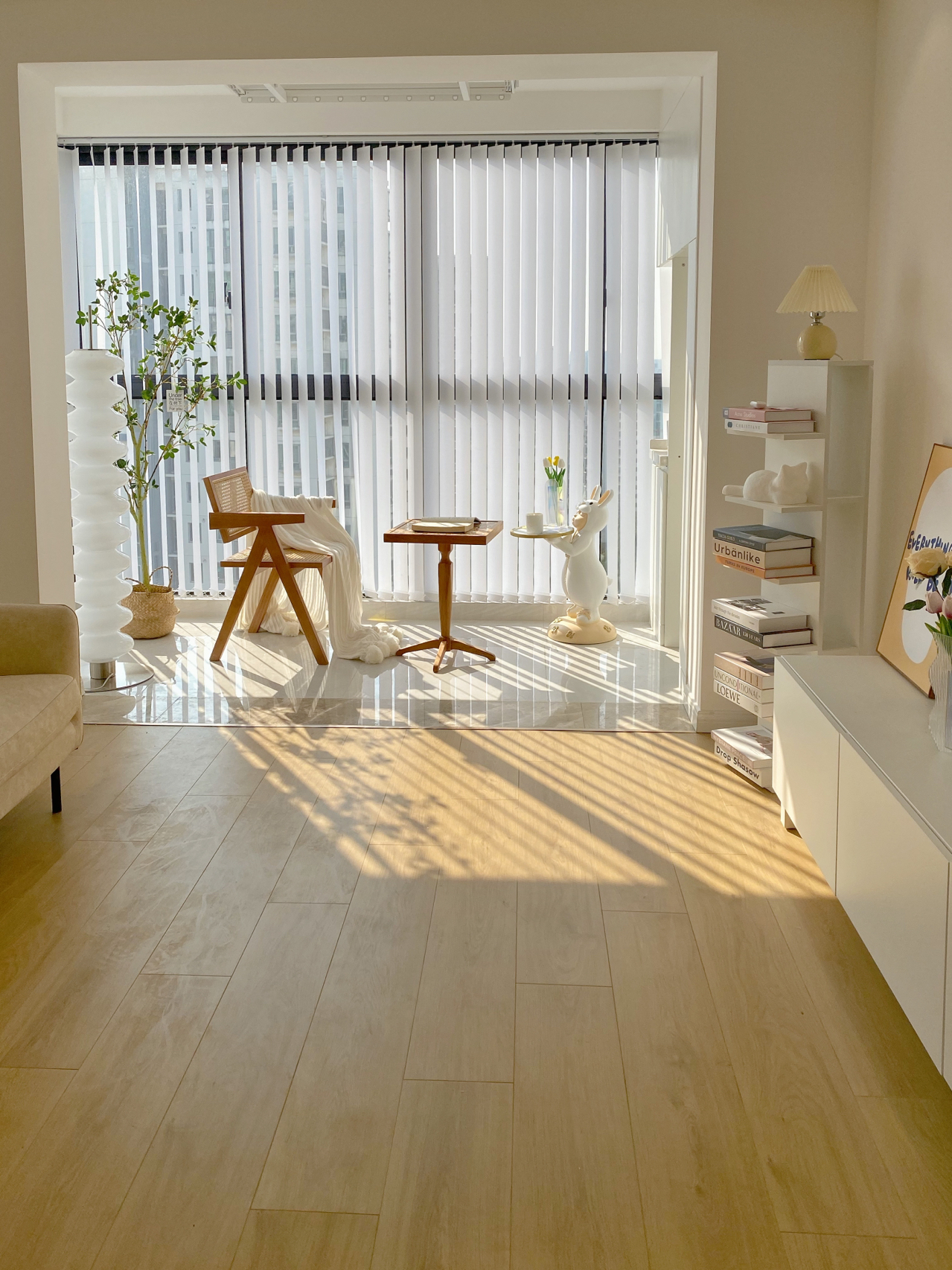 无沙发无茶几客厅设计,客厅极简无茶几设计