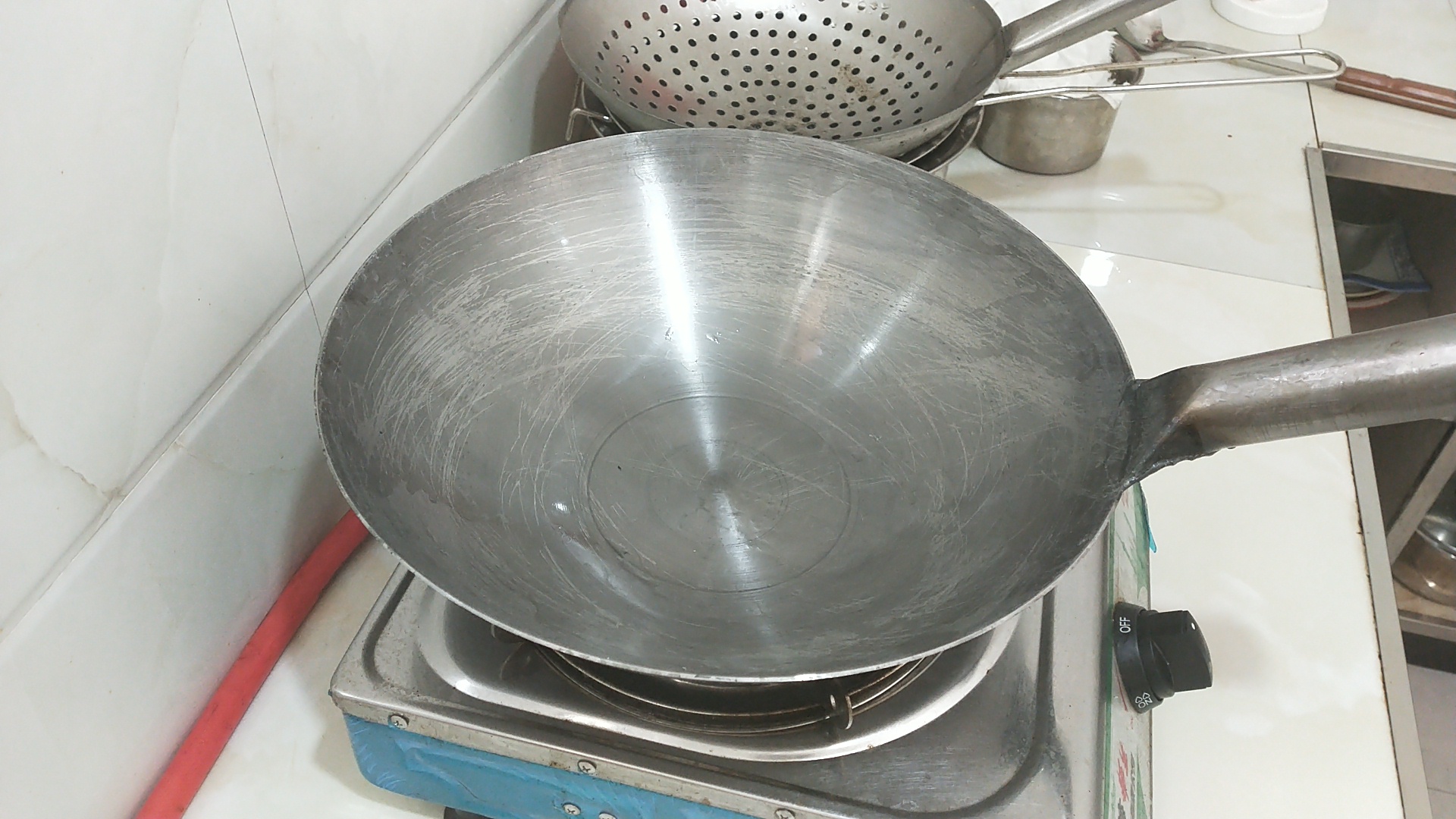 刚买的锅要怎么弄才不粘锅,刚买的锅要怎么弄不生锈