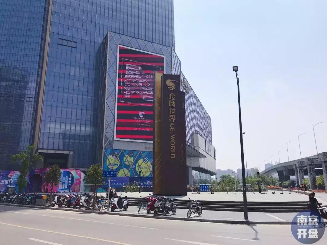 大量商家关门撤店！河西这家商场开业2年多，生意冷清！