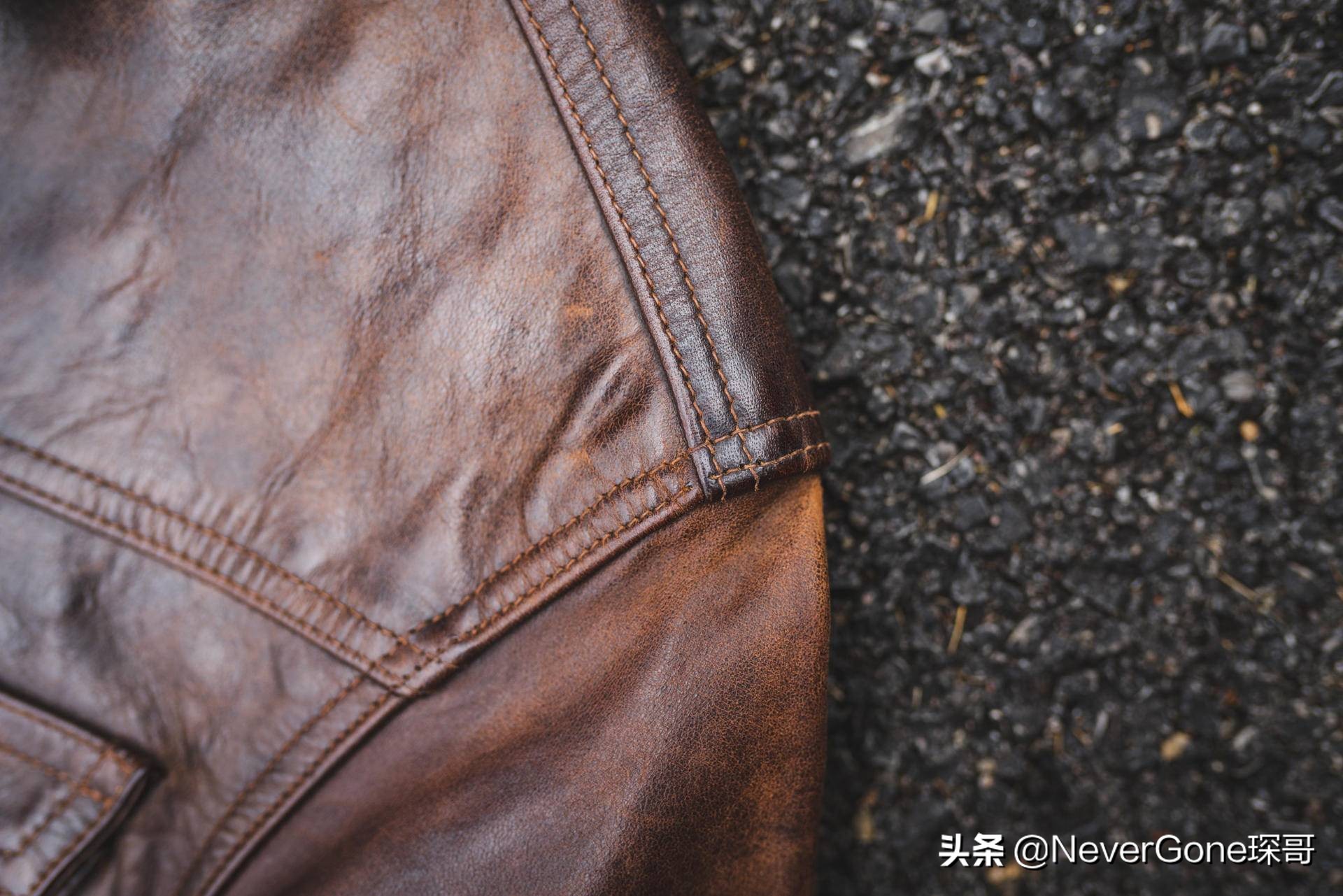 一件美特斯邦威衬衫,一件橘色衬衣