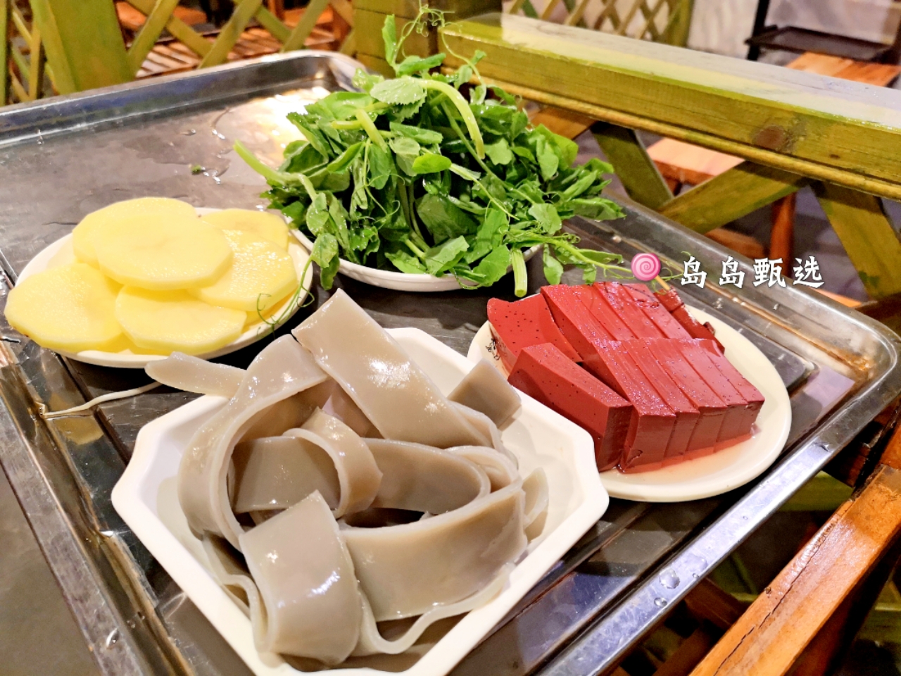 小区巷子里的火锅店,小区门口火锅食材店