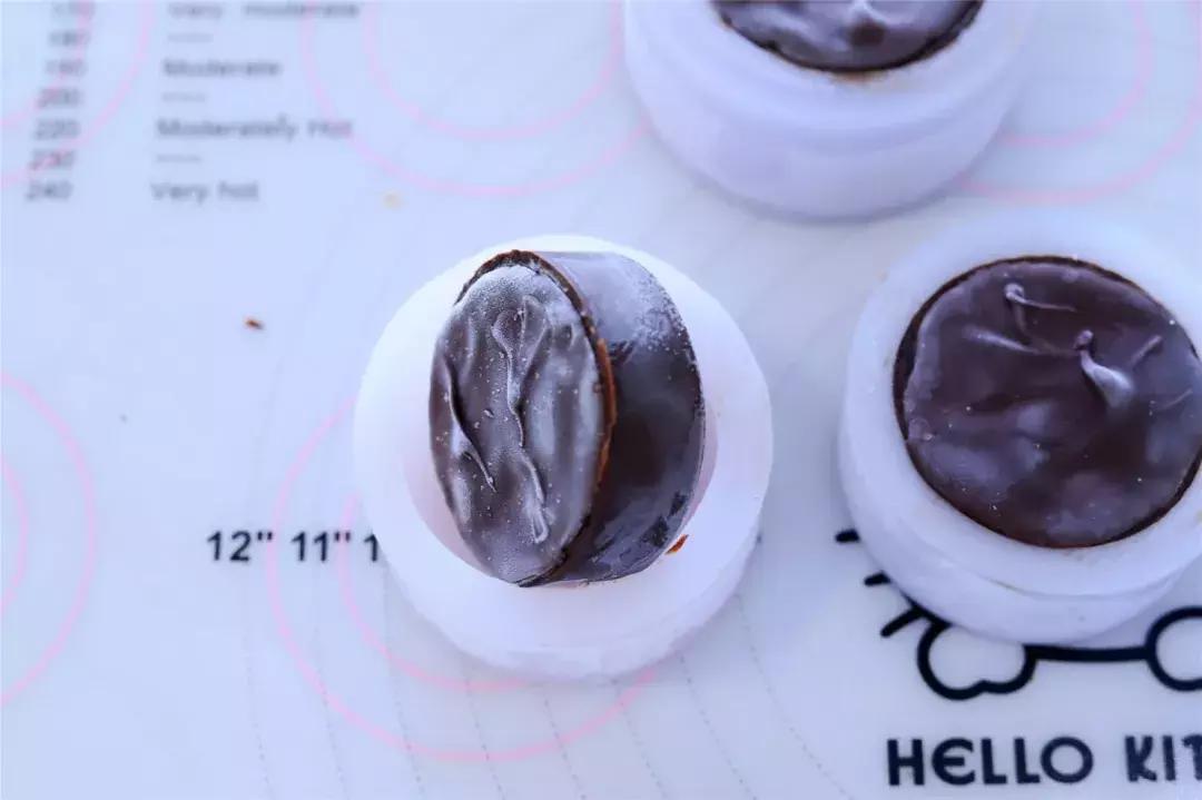 敖丙？奥饼？其实是奥利奥黑巧冰淇淋月饼