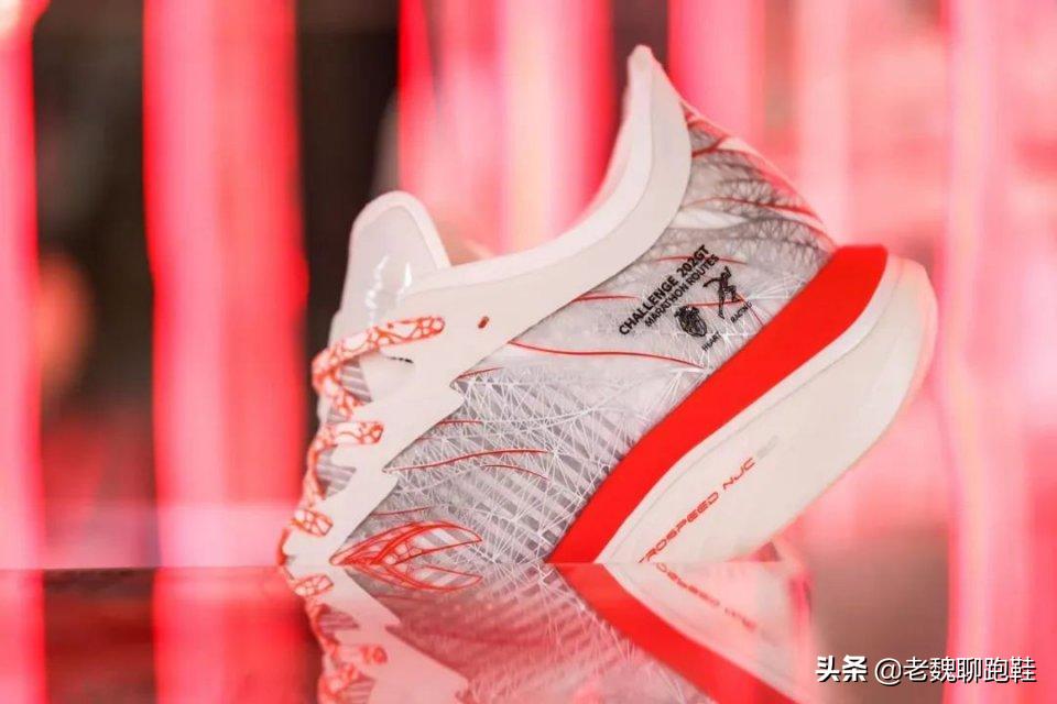 跑鞋阿迪达斯和耐克哪个好,阿迪达斯马拉松跑鞋和耐克