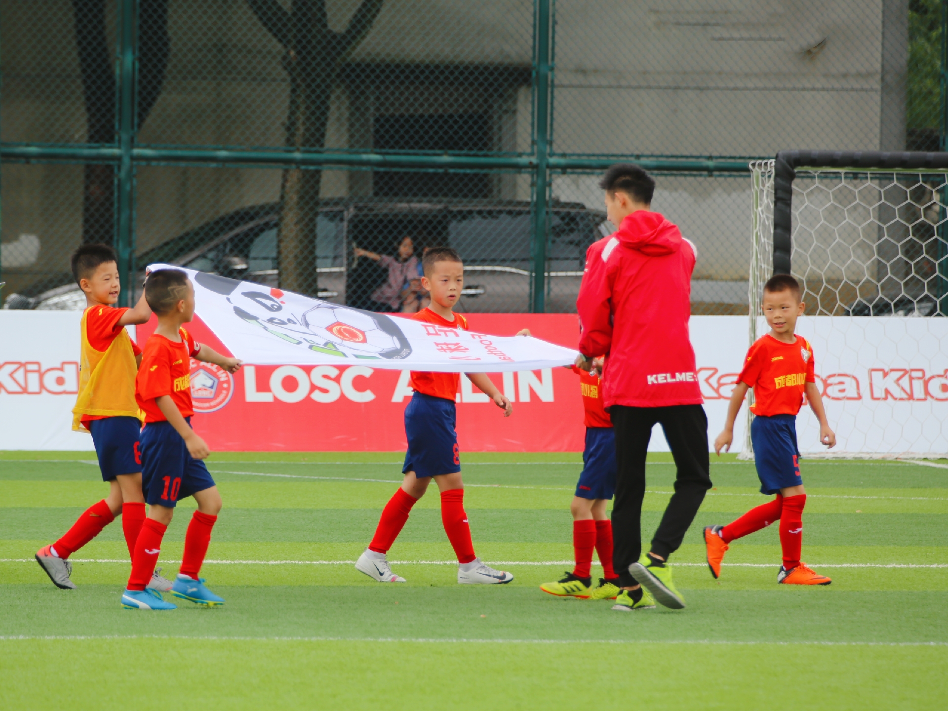 鎴愰兘灏忕悆鍛樺ず鍐犲摥,u8澶哄啝