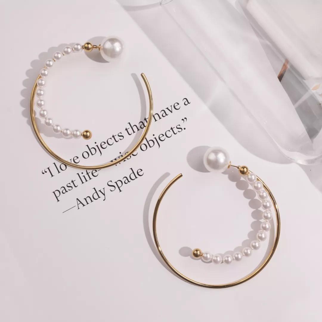 为啥相同的穿搭自己不穿不好看,同样的穿搭为什么别人穿更好看