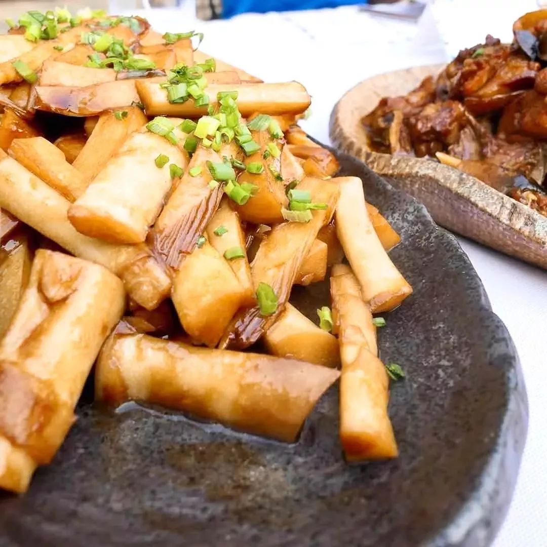 莫干山网红儿童旋转滑梯民宿,莫干山新晋森林亲子民宿无边泳池