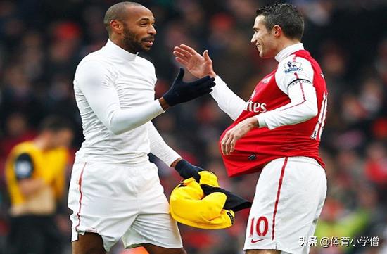弗尔克鲁格和范佩西谁厉害,罗宾范佩西头球