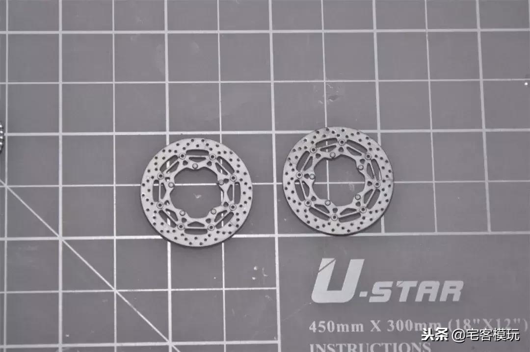 模型制作范例：田宫1:12雅马哈YZF-R1M,14133制作过程