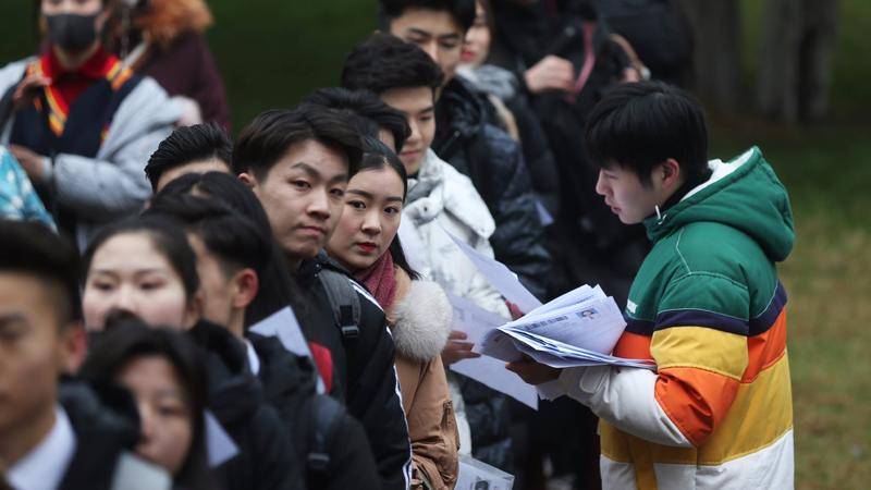 那些通过努力实现梦想的人,那些靠自己努力开上宝马的年轻人