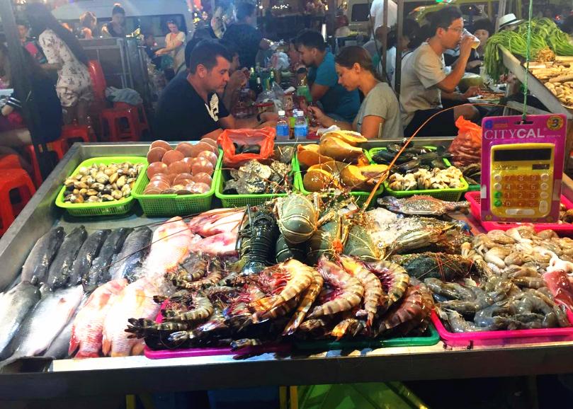 温州产的30元枕头在泰国卖8000，国外商家坦言：中国游客的钱好赚