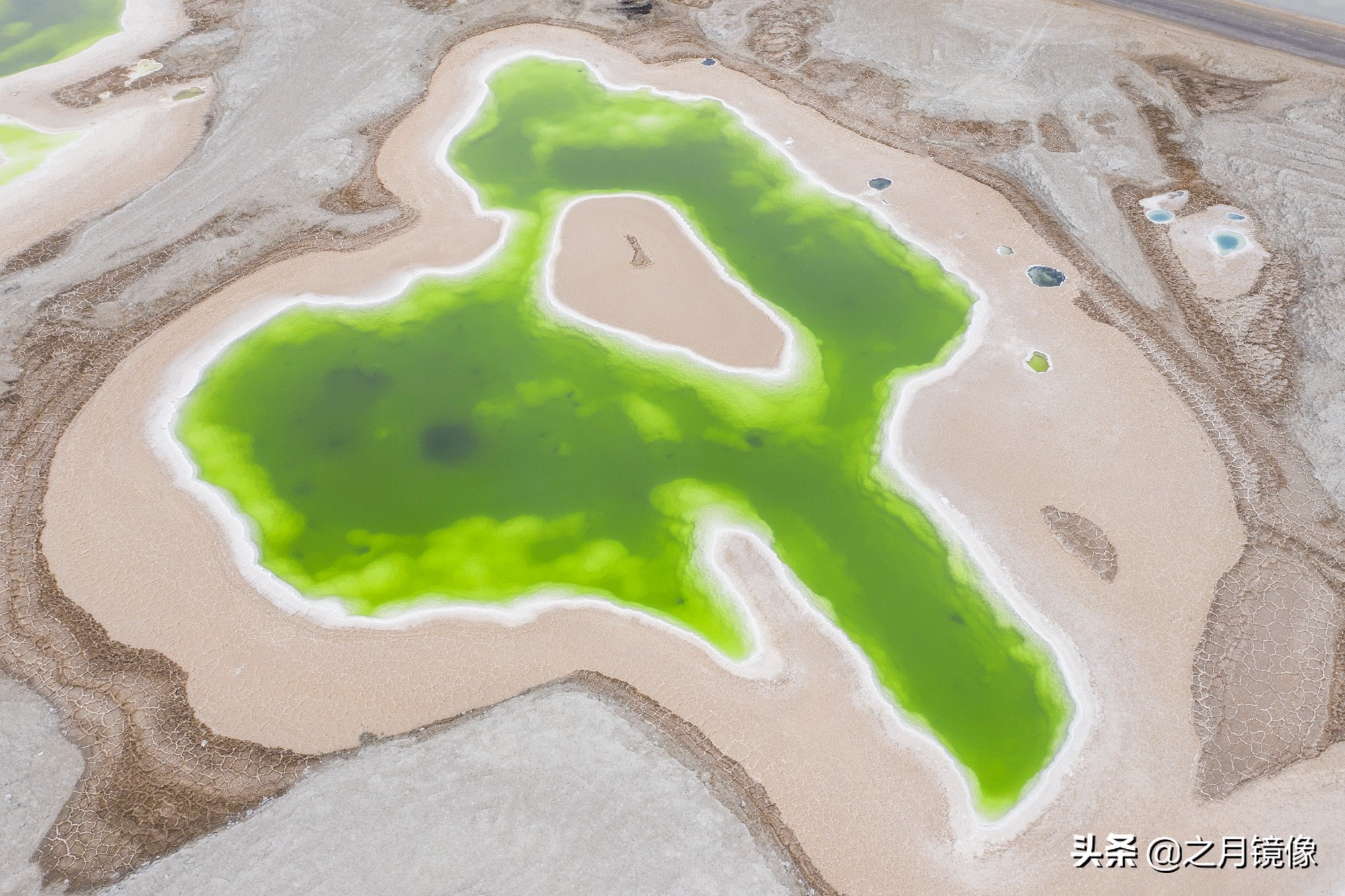 大柴达木湖和大柴旦翡翠湖,大柴旦翡翠湖在柴达木盆地