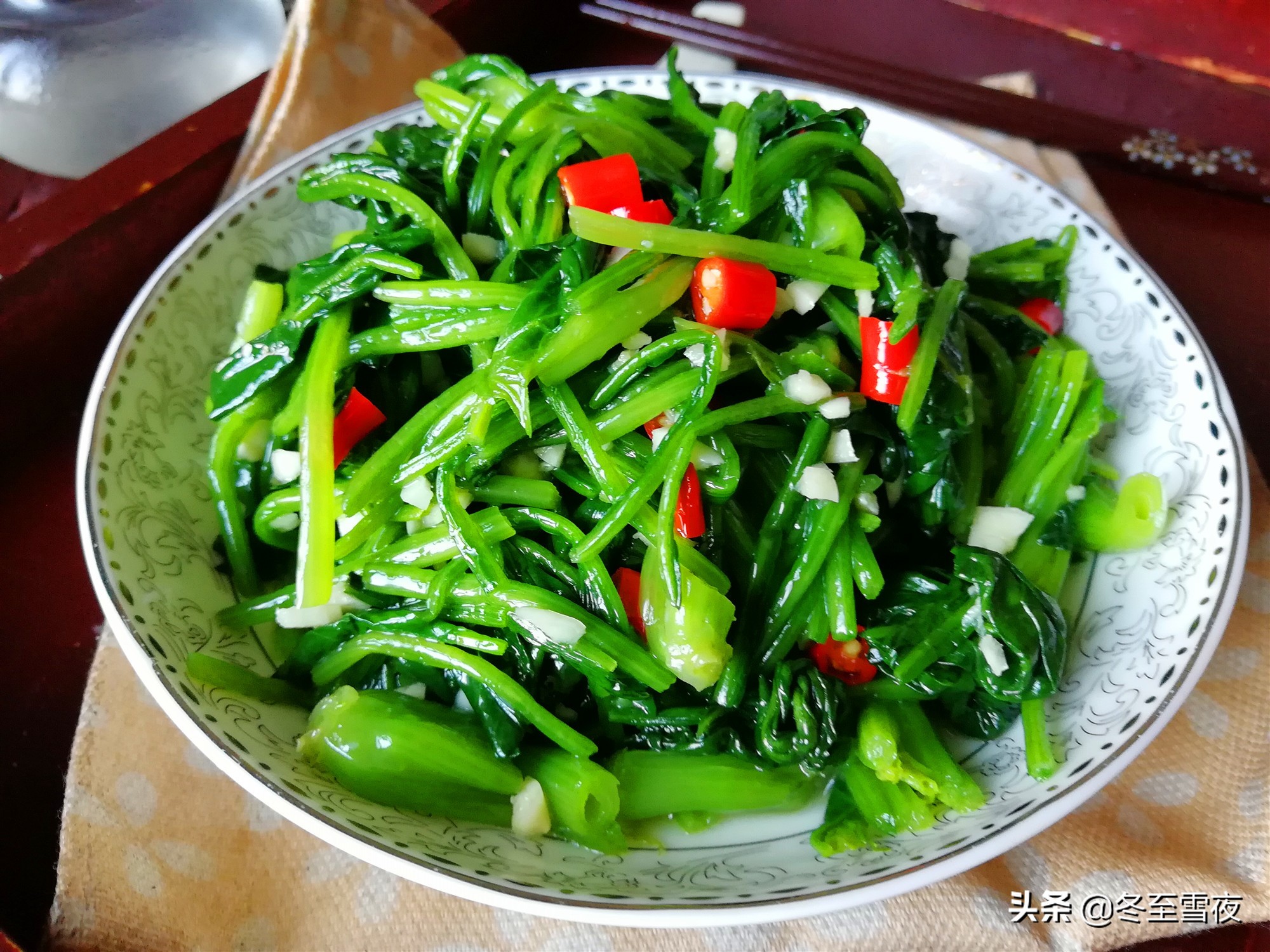 清肠通便的蔬菜水果有哪些,美食分享多吃这些菜节后不长肉