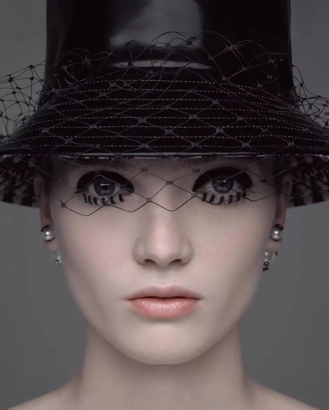 DIOR*用御**超模公然抨击VOGUE主编，呼吁她早点下台