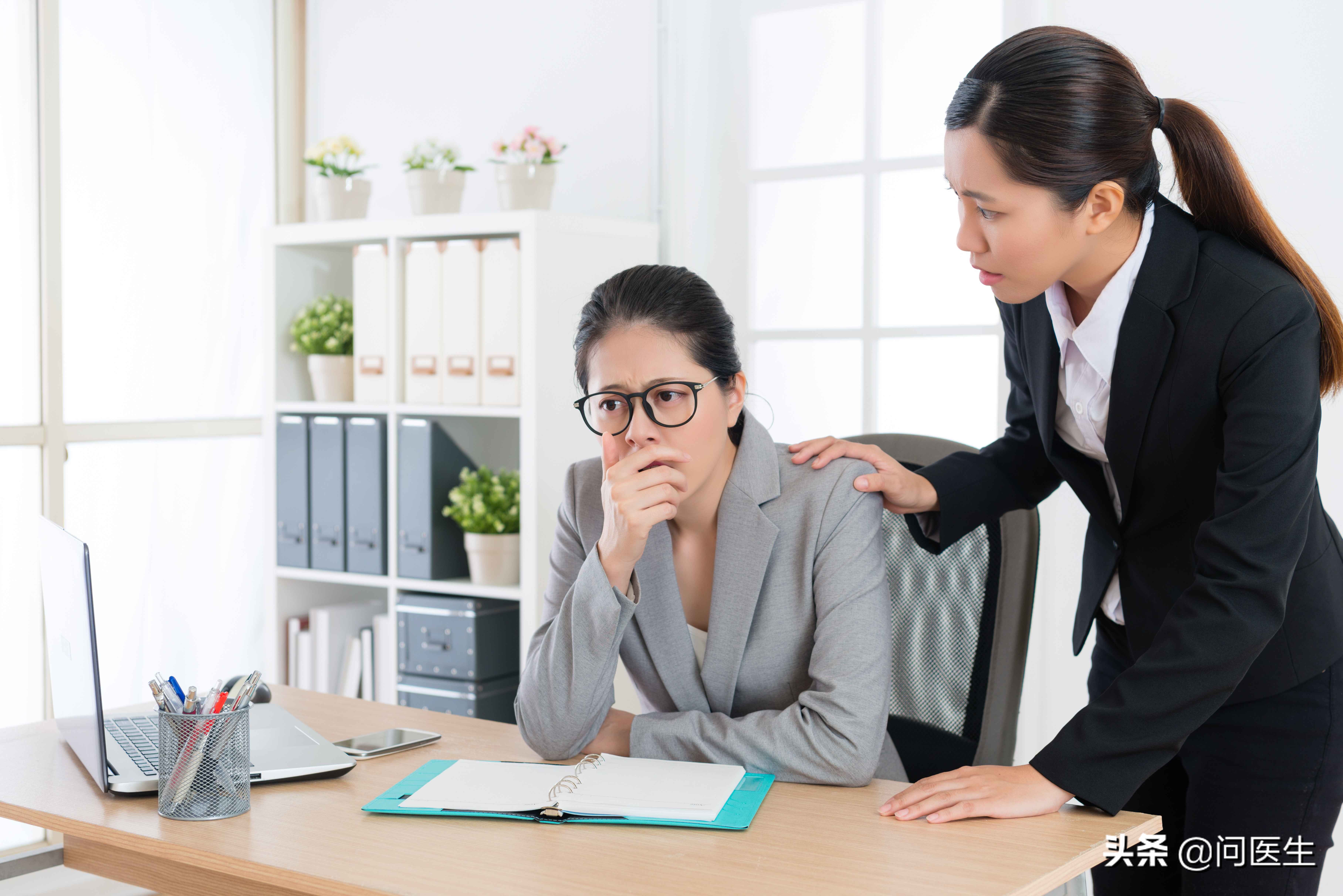 月经推迟一个月没有怀孕还腰疼,月经推迟十几天但没怀孕又出血