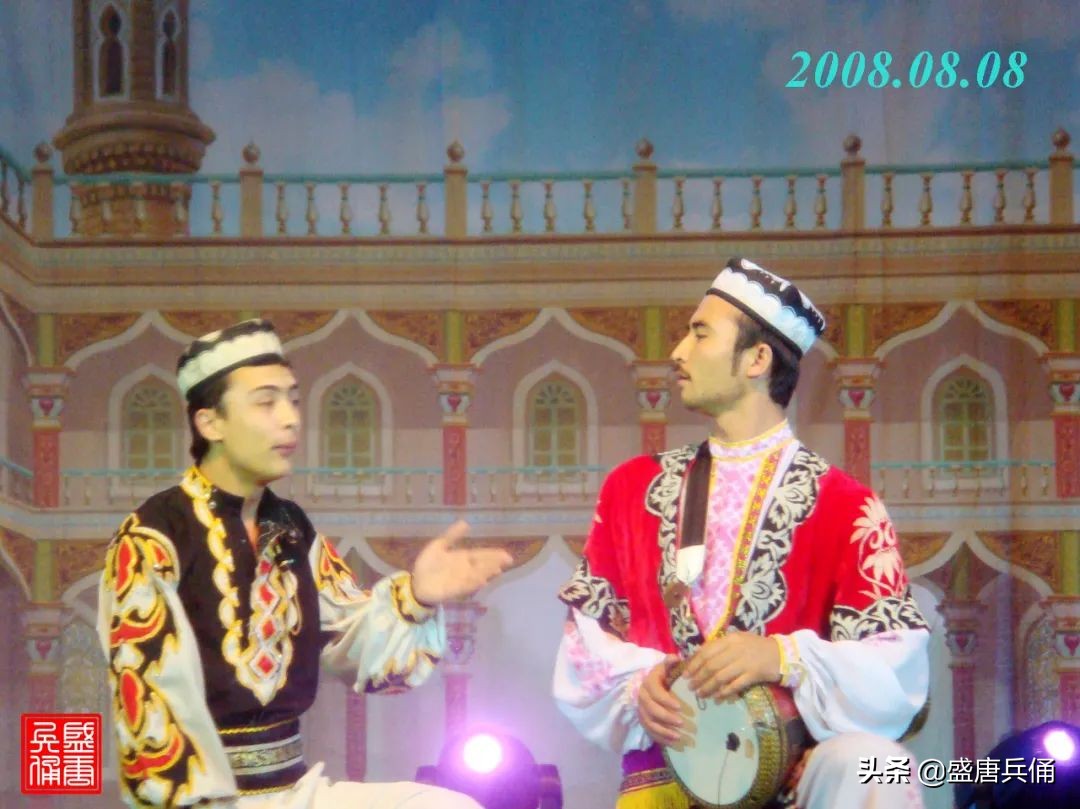 乌鲁木齐二道桥大巴扎民族风情,乌市二道桥国际大巴扎开街仪式