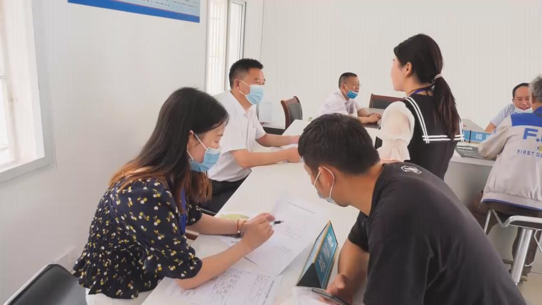 「十堰」*访信**超市：让群众有地“说事”