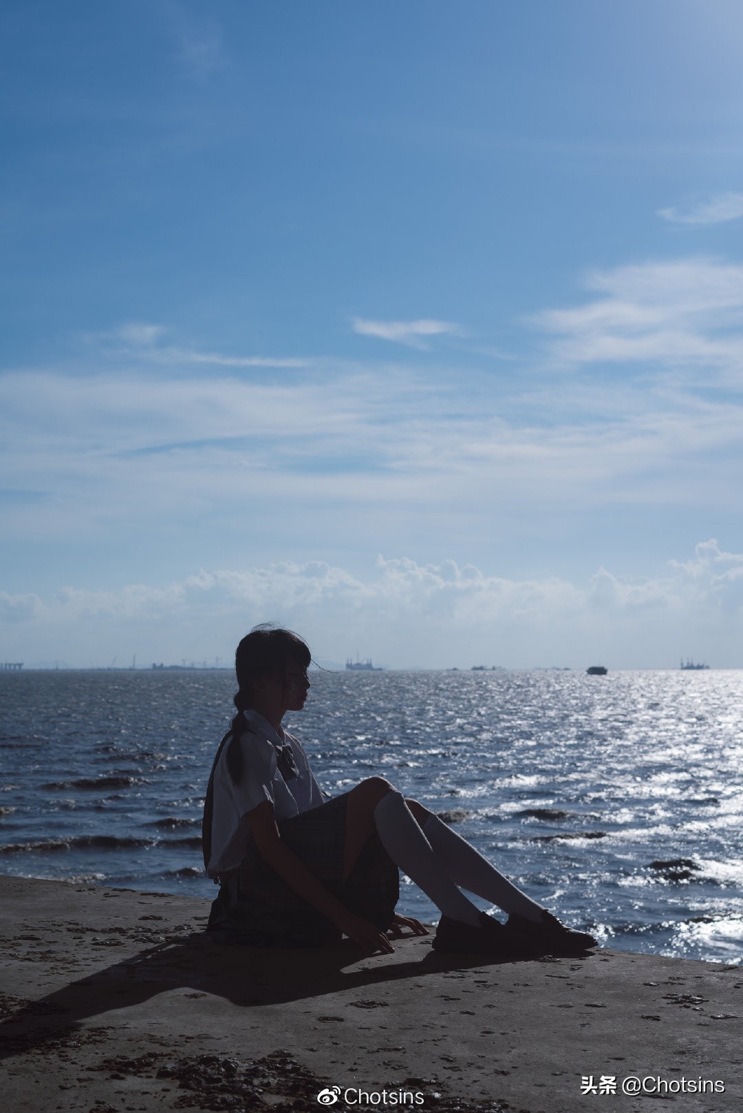 海边落日写真少女感,外景活力少女写真