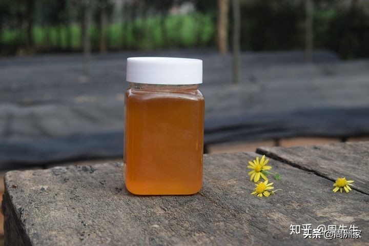 蜂王浆和蜂蜜哪个营养价值高,蜂王浆与蜂蜜的功效区别在哪里