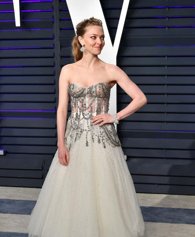 ladygaga奥斯卡佩戴大黄钻石,ladygaga黄宝石