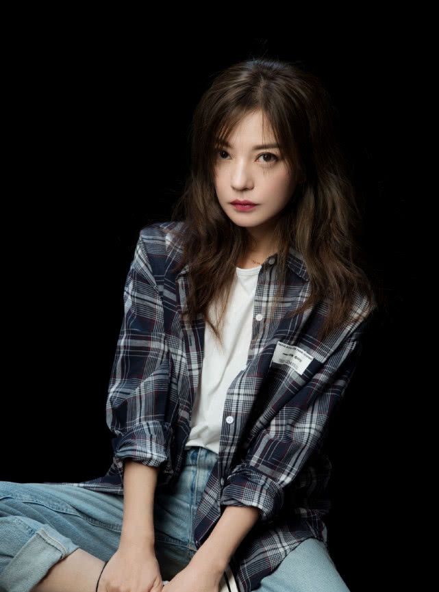 赵薇现场秀视频完整版,赵薇紧身裤穿搭