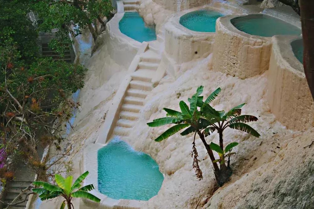 为你收罗全球9大最美温泉，又到泡汤好时节啦~