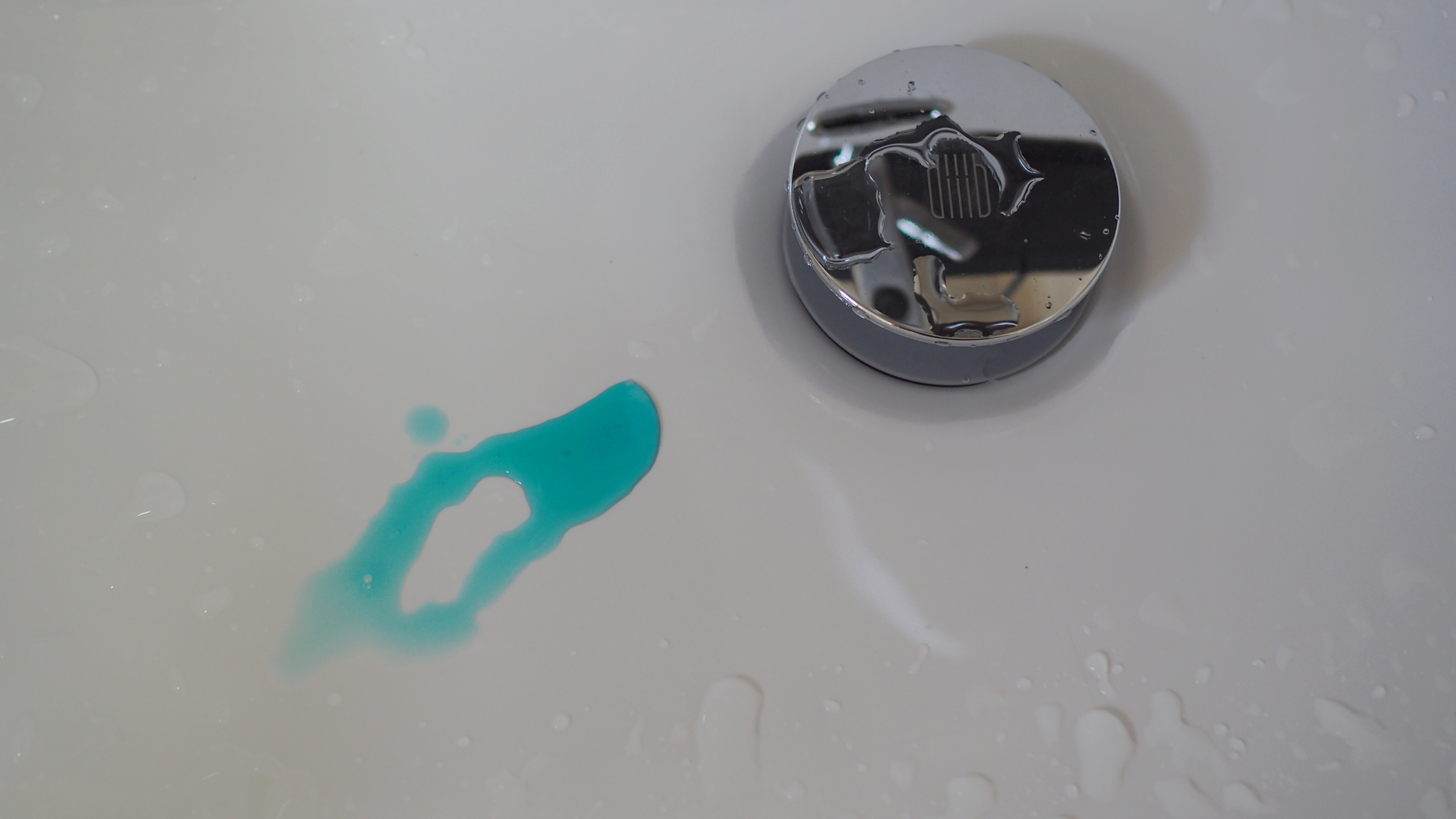 智能镜柜和普通镜柜哪个更实用,镜柜能换智能镜吗