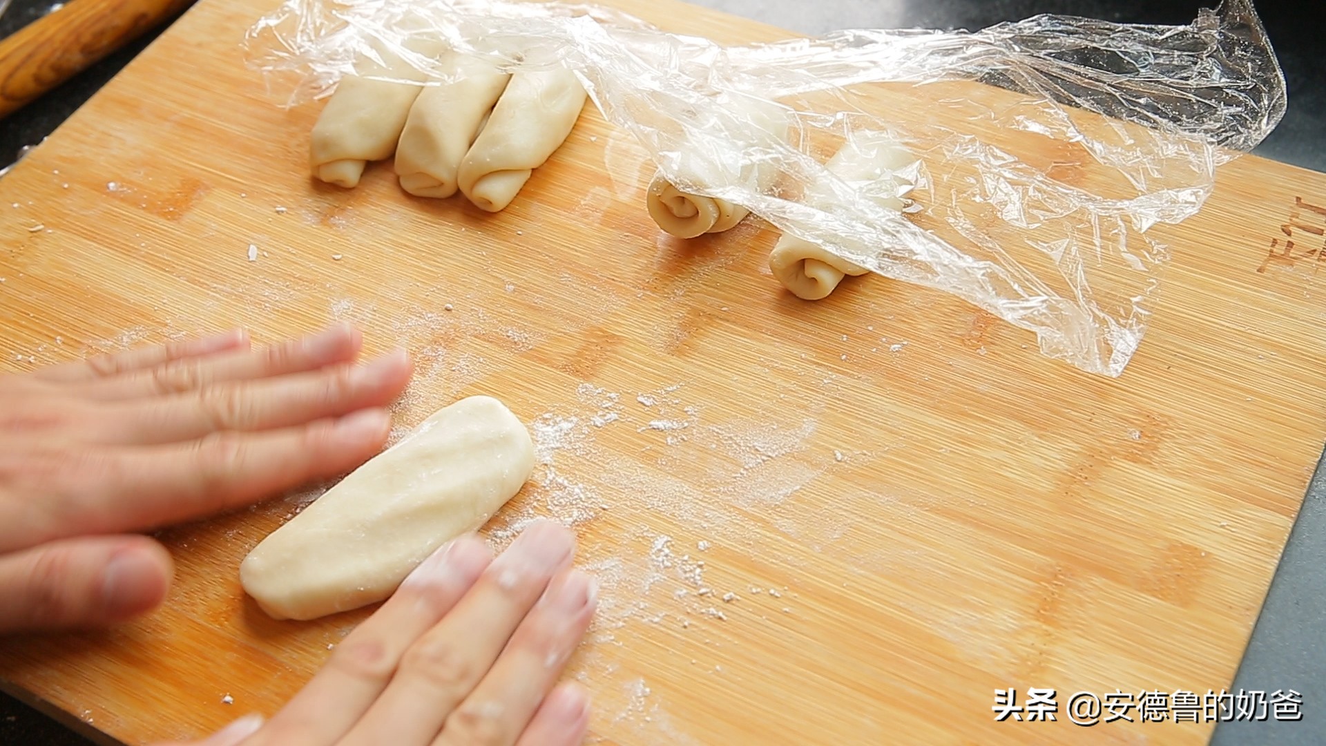 奶爸分享肉酥饼脆的掉渣色泽油亮馅料咸鲜的香气一下散发出来