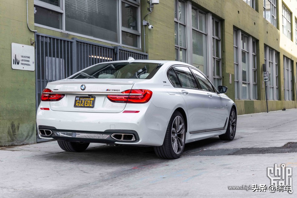 新款宝马m760liv12曜影特别版,宝马的v12