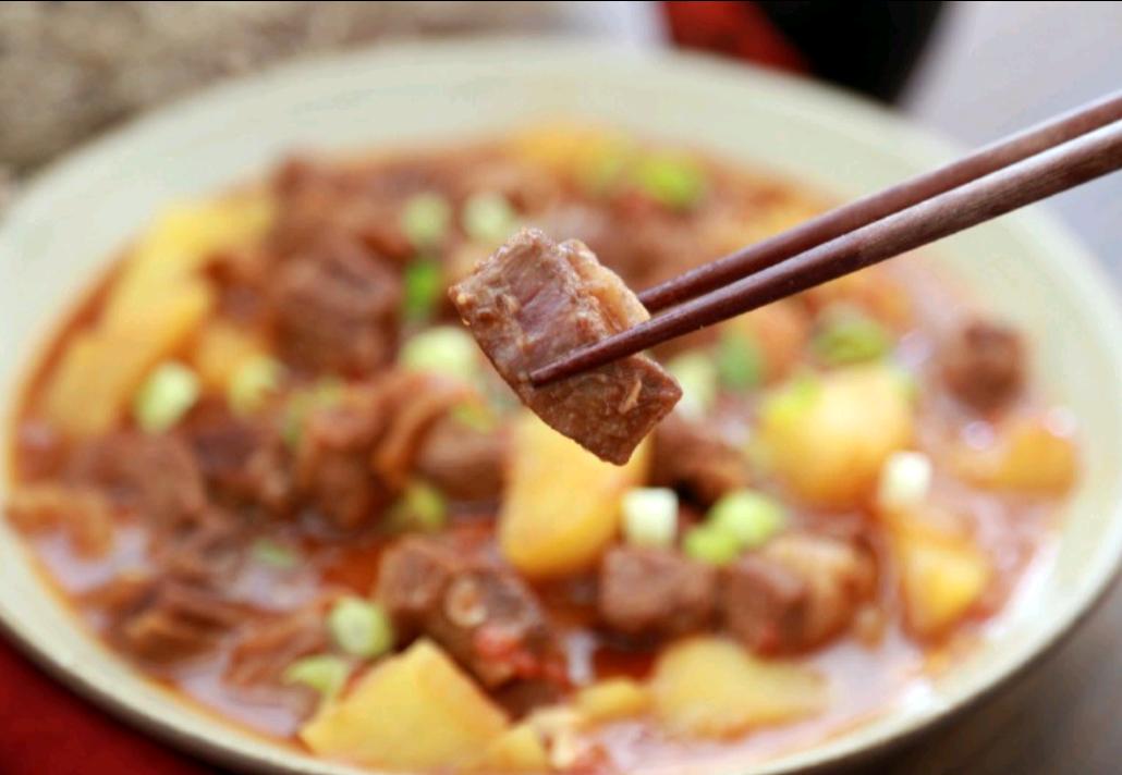 天冷了吃点啥番茄土豆炖牛肉,土豆炖牛肉西红柿的做法儿童