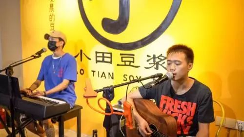 豆浆油条品类赛道:毛利率60%,净利润40%