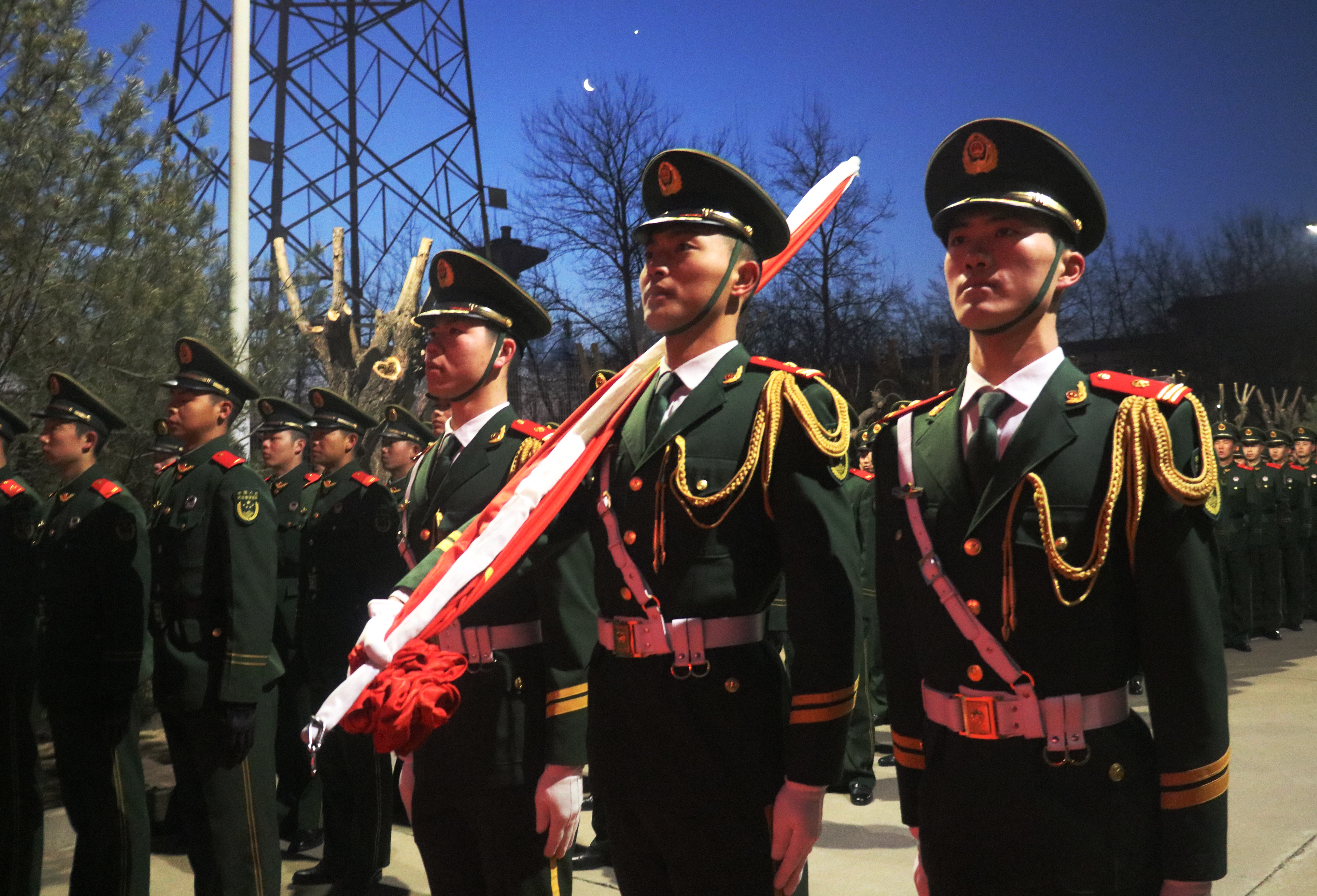 逛京城赏美景*警武**部队竟然组织这样的“集体旅行”