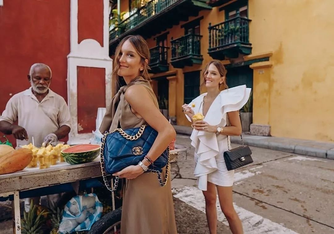 女人为什么总是爱买衣服,爱买衣服的女人有多好配音