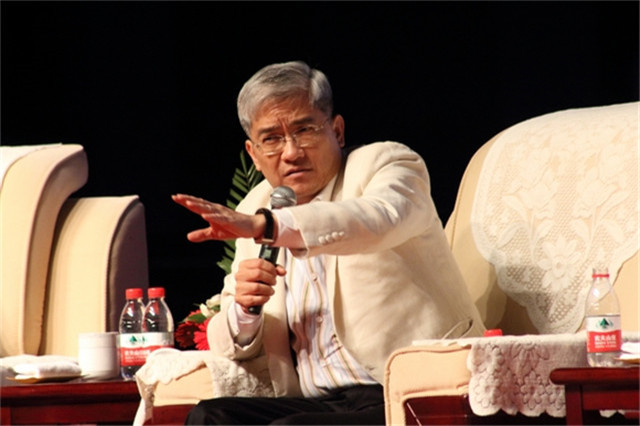 郎咸平揭露中国保险业的骗局,郎咸平是如何一步步跌落神坛的