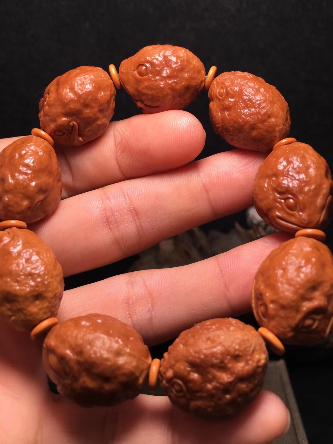 橄榄核雕大点的好还是小的好,橄榄核雕复杂的好还是简单的好