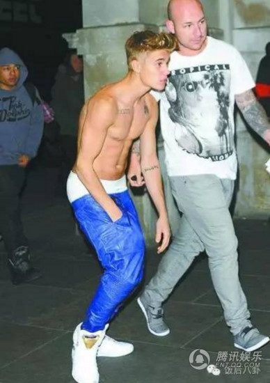 贾斯汀比伯最近演唱,贾斯汀比伯出名事件