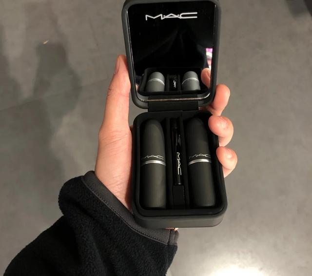 mac口红和花西子是什么档次的品牌,mac好还是花西子口红好