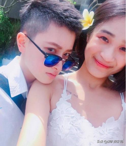 憨气女主郑靓歆，秒变攻气十足的靓妞，高调宣布与女友的拉拉恋