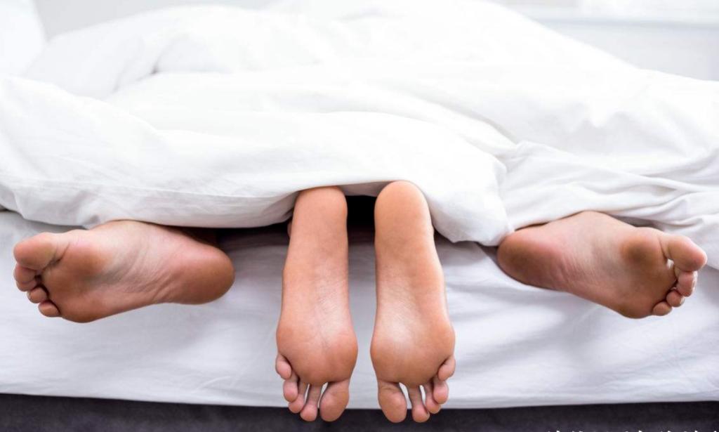 “坐月子”就同房？不要命了，夫妻必须正式这件羞羞事