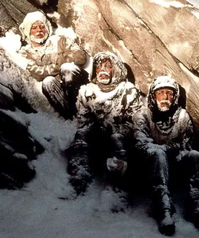 一场必死无疑的空难16位幸存者,一场轰动世界级空难