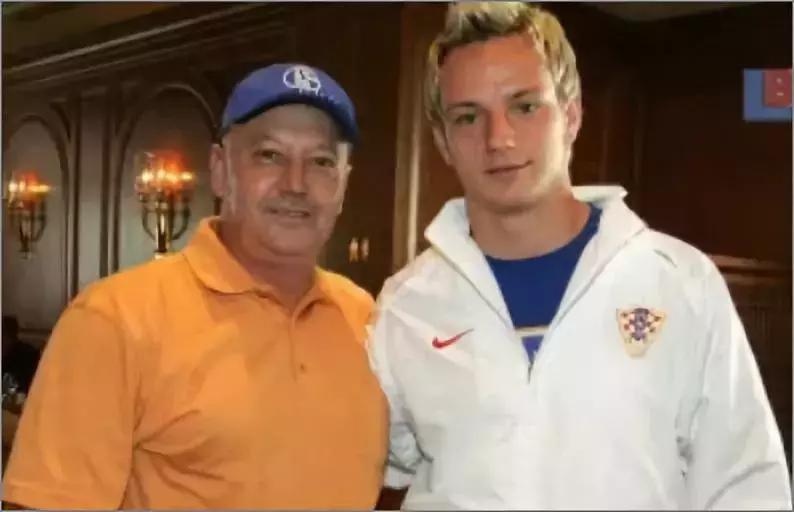 炸碎，灭门、逃难、流血，你无法想象金球奖“魔笛”经历过什么