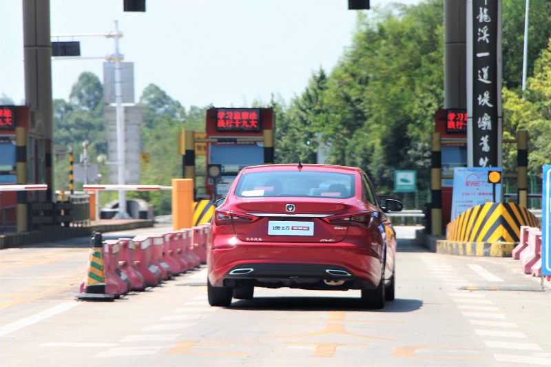 长安逸动选1.6l还是1.4t的,长安逸动蓝鲸有哪些优点和劣势