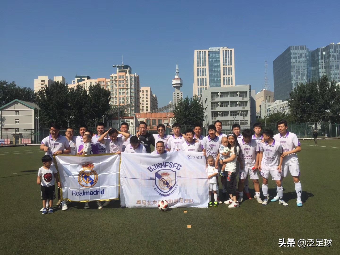 豪门对决曼联,欧联杯第三轮曼联客场3-2艰难战