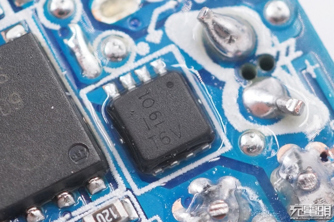 拆解三星s10+,拆解三星45瓦充电器