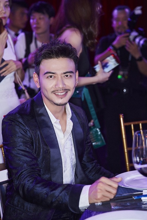 杨烁那些不为人知的苦难,杨烁那些不为人知的经历