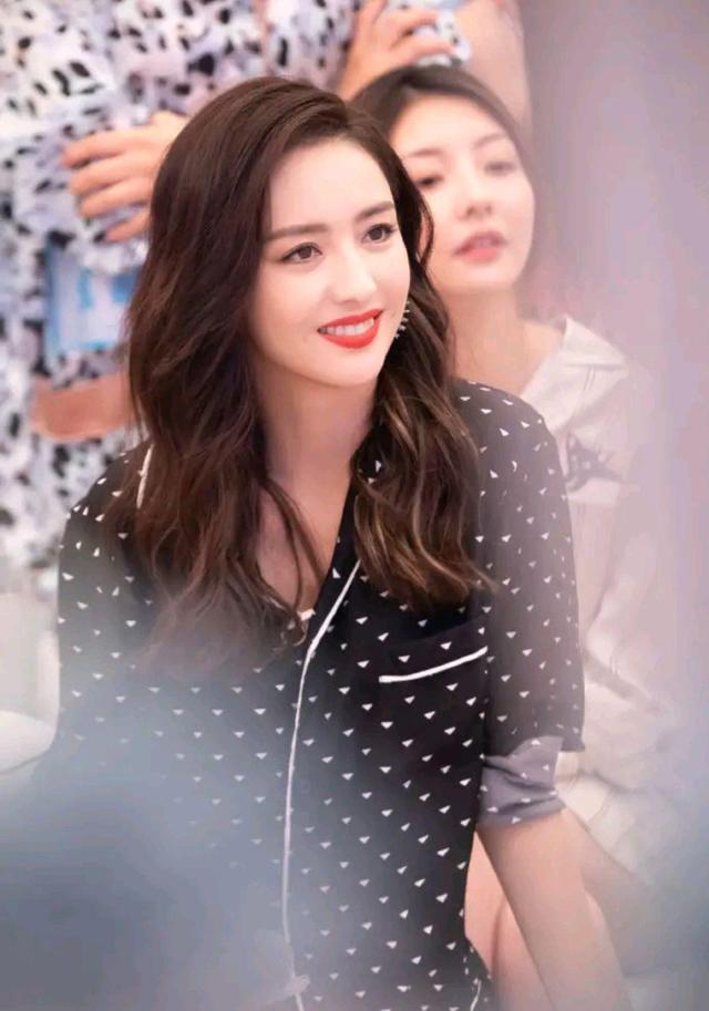 八卦爆料：蔡少芬、佟丽娅、奚梦瑶、晋久、许鞍华、葛荟婕、阿娇