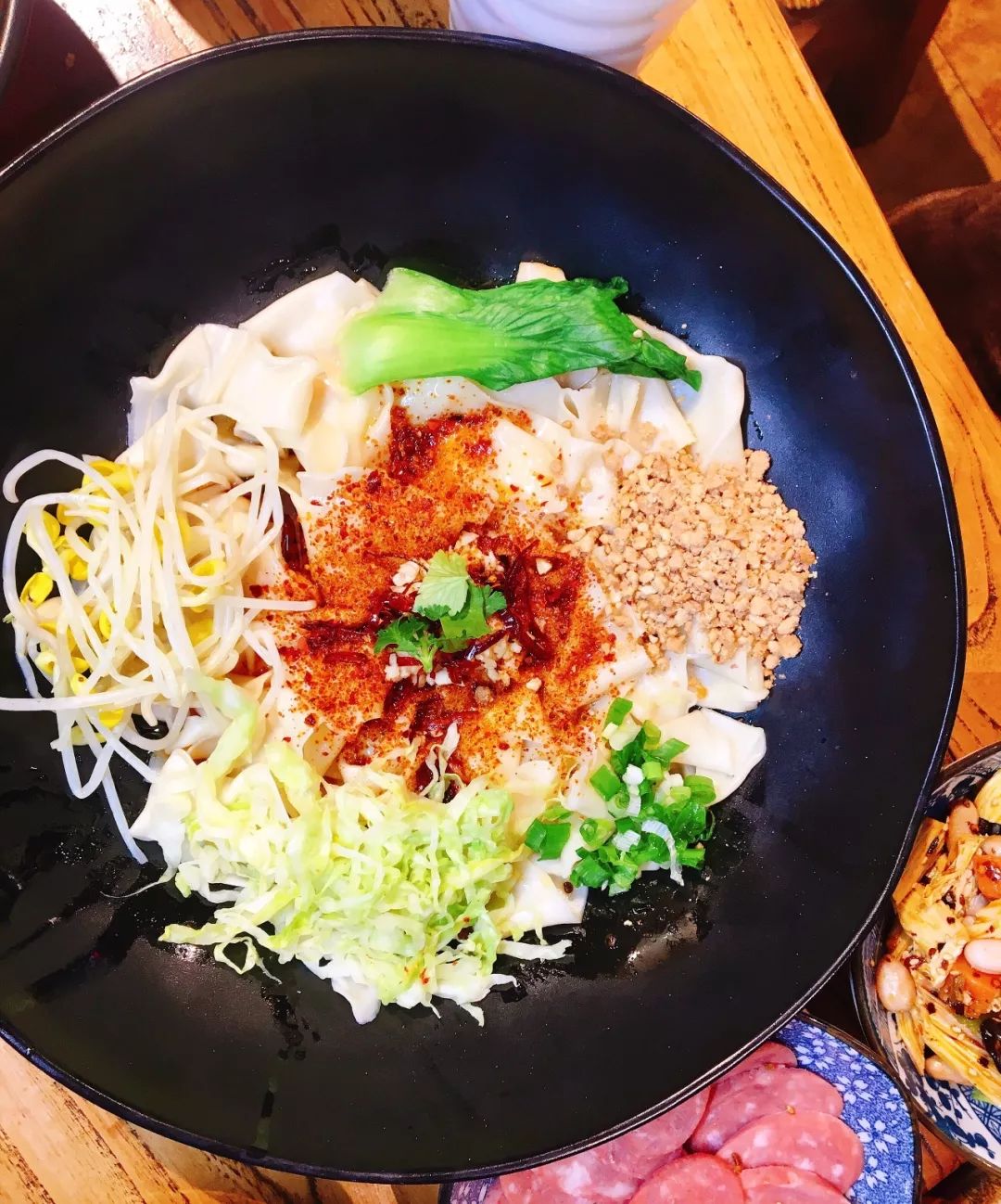 一碗小面一把青菜,一碗小面二个小菜